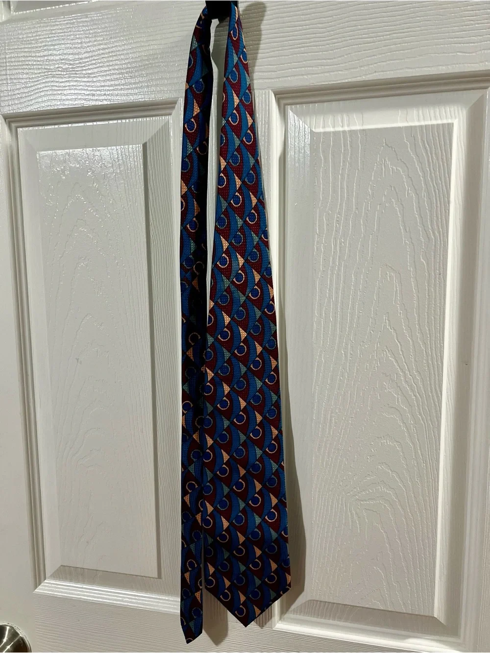 Vintage Zenio 100% Silk Tie Geometric Pattern. Italian silk made in USA.